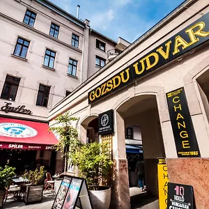Corbie Downtown Apartamento Budapest